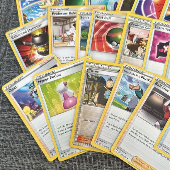 Bundle (37) Pokémon Trading Cards - Picture 2 of 5